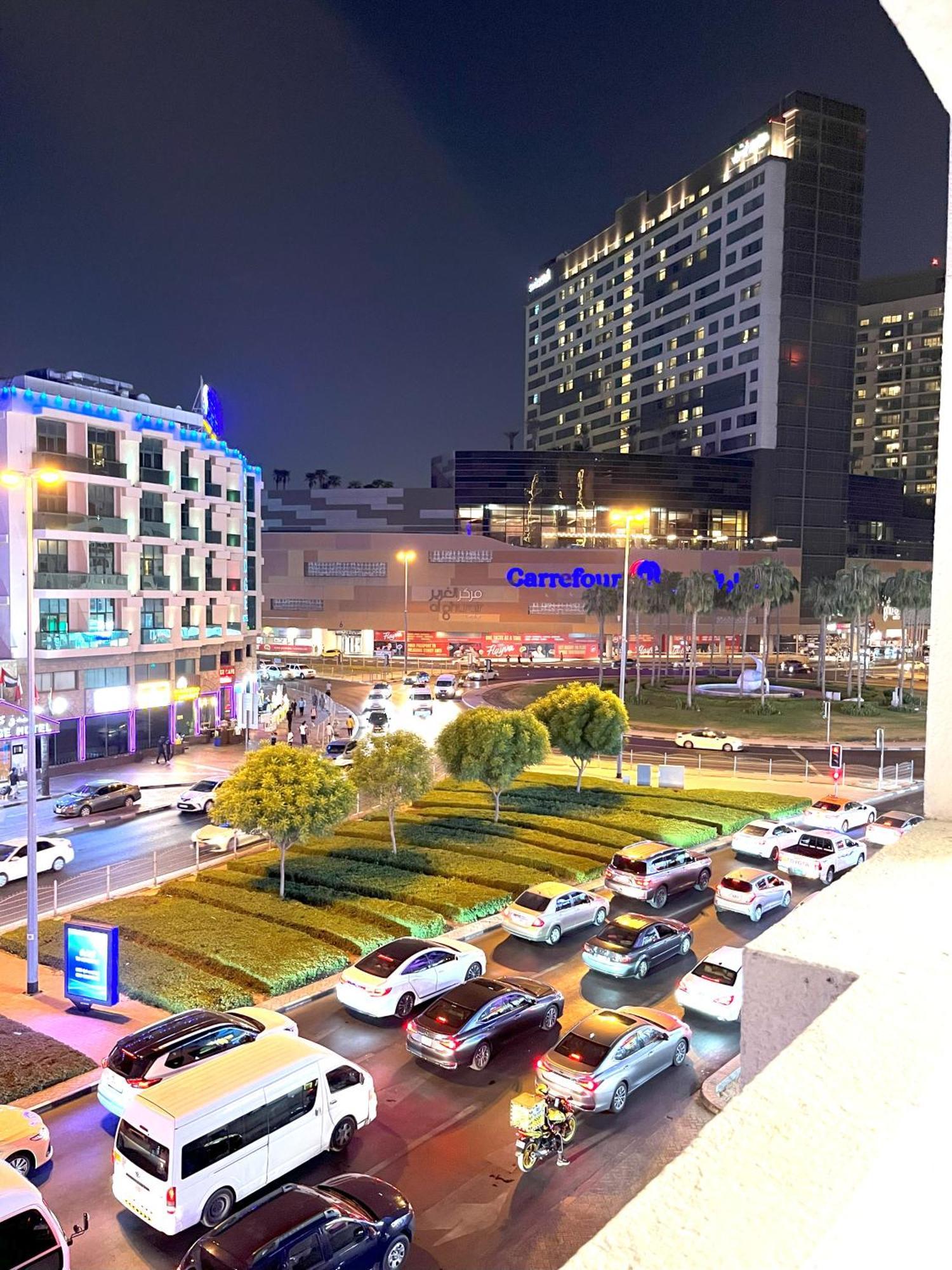דובאי Yoko Luxury Hostel מראה חיצוני תמונה